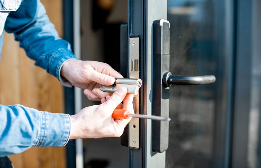 Emergency Lockout: What to Do and How a Locksmith Can Help